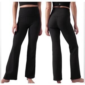 Athleta Salutation Stash Rib Flare Yoga Pants in Black Size XS *EUC